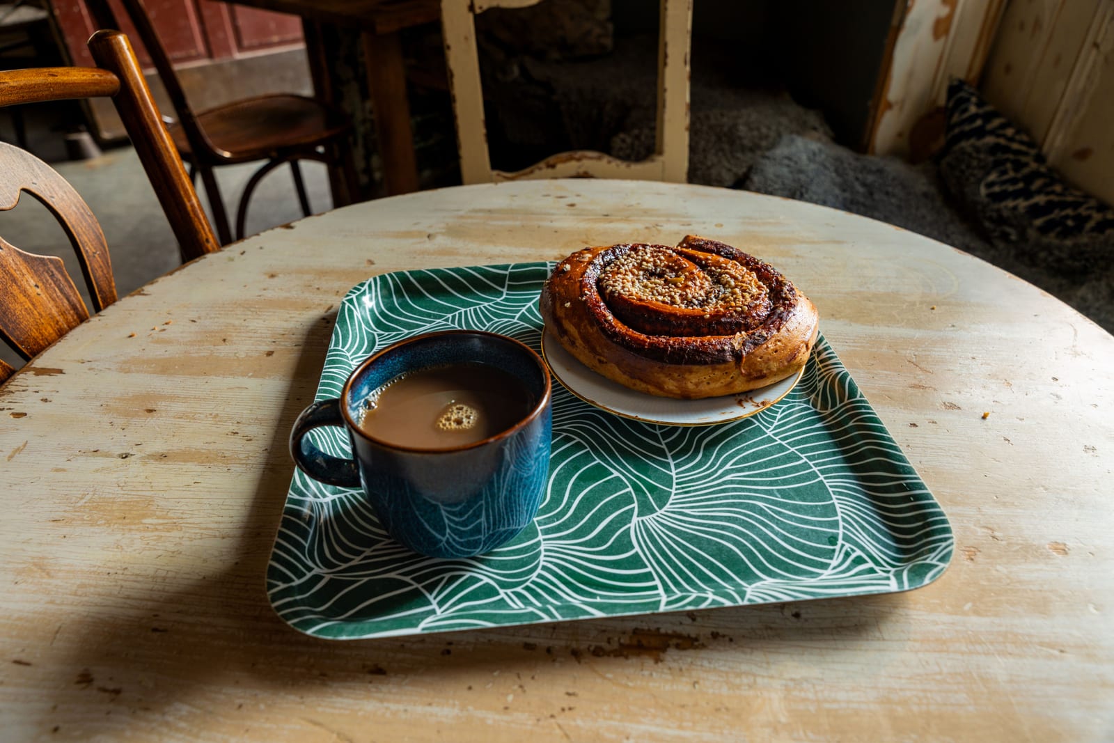 rustic breakfast cafe