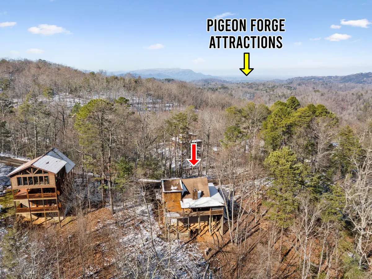 Aerial view showing how close the cabin sits to Pigeon Forge attractions